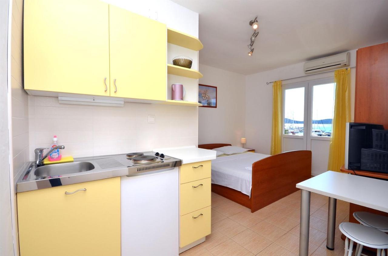 Apartments And Rooms Mare Vodice Ngoại thất bức ảnh