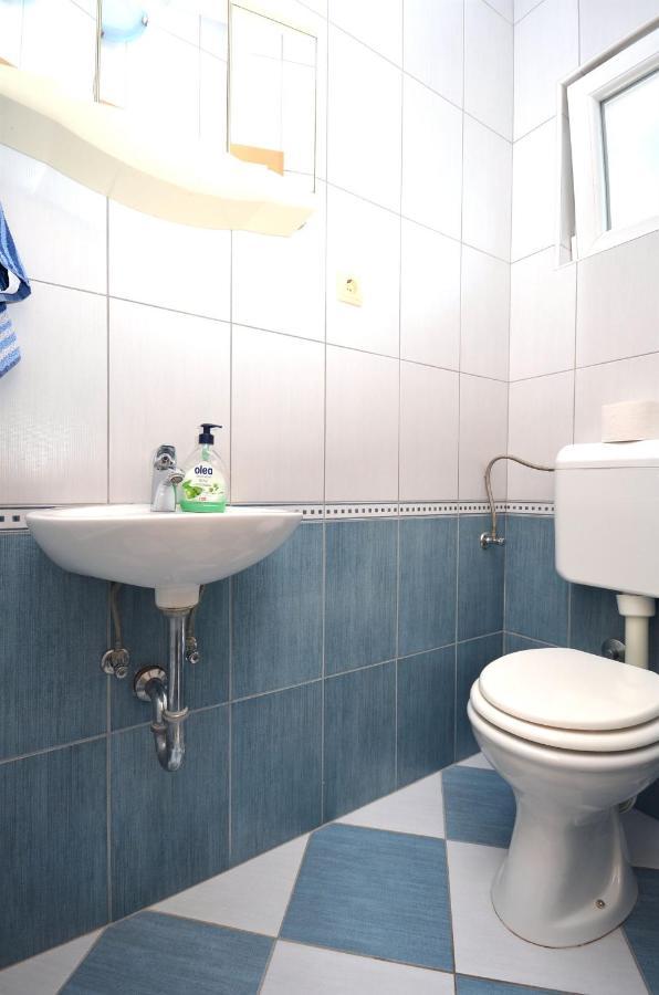 Apartments And Rooms Mare Vodice Ngoại thất bức ảnh